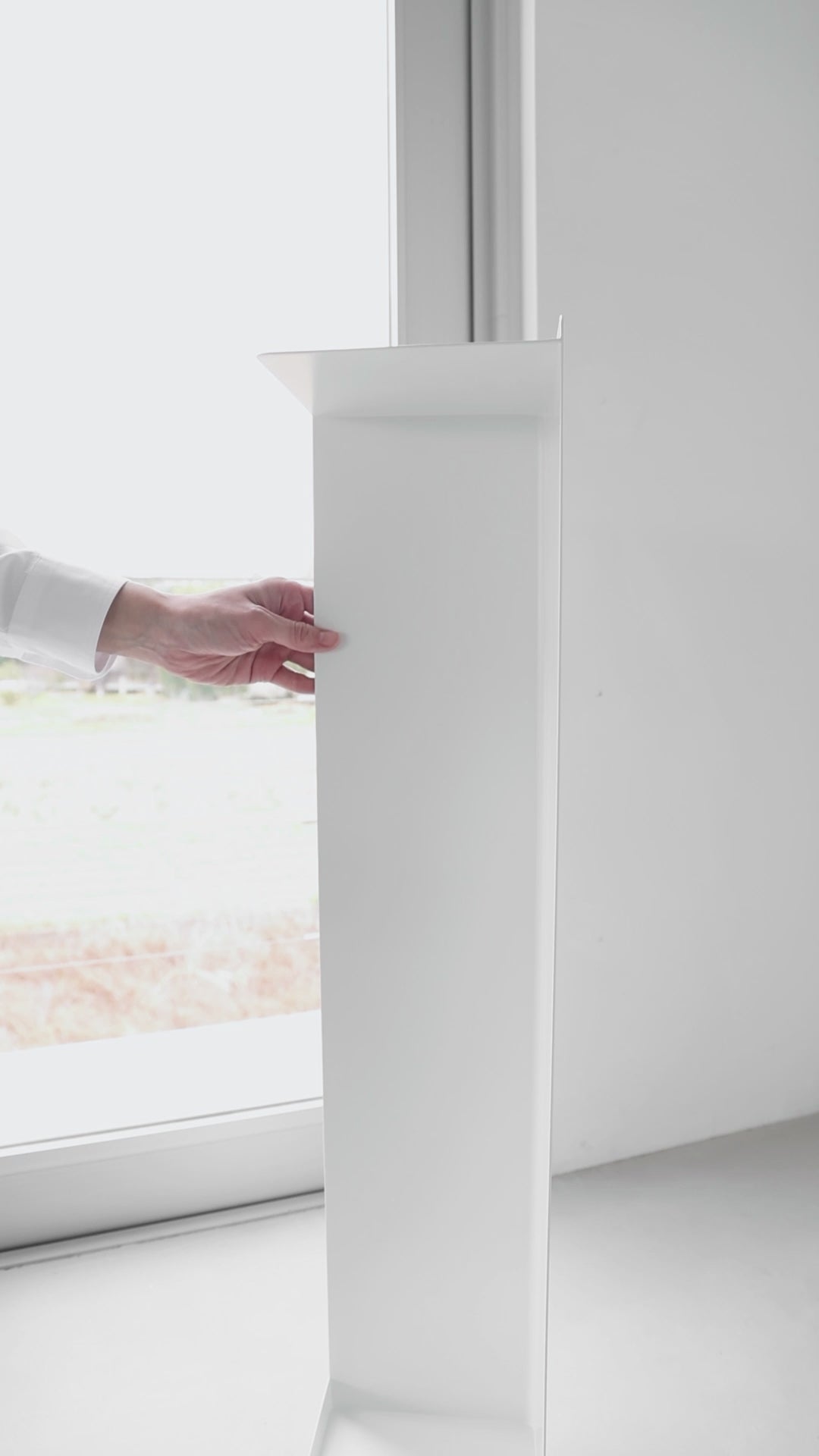 Diskré toalettpapirholder med hjul sort 80,5 cm