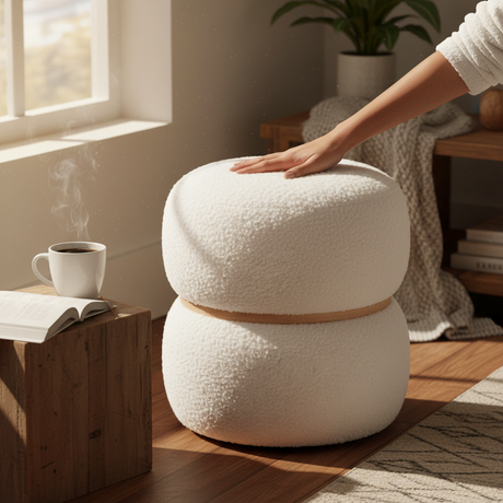 Brooklyn puff med oppbevaring i beige bouclé på hvit bakgrunn