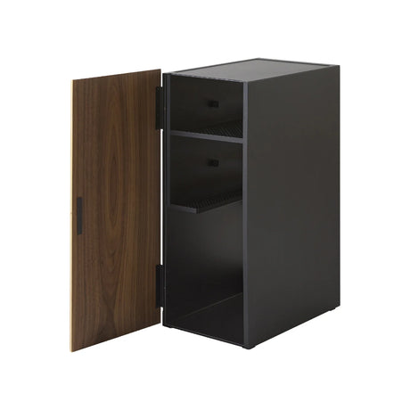 bruke ord som spillkonsoll, kontrollere, gamingtilbehør, kabelstyring, TV benk og oppbevaring