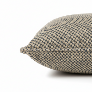 Putetrekk 50 x 50 cm i myk polyester med klassisk mønster