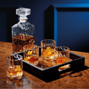 Decantersæt i mat glas med fire whiskyglass - Lindas Dekor drikkesæt