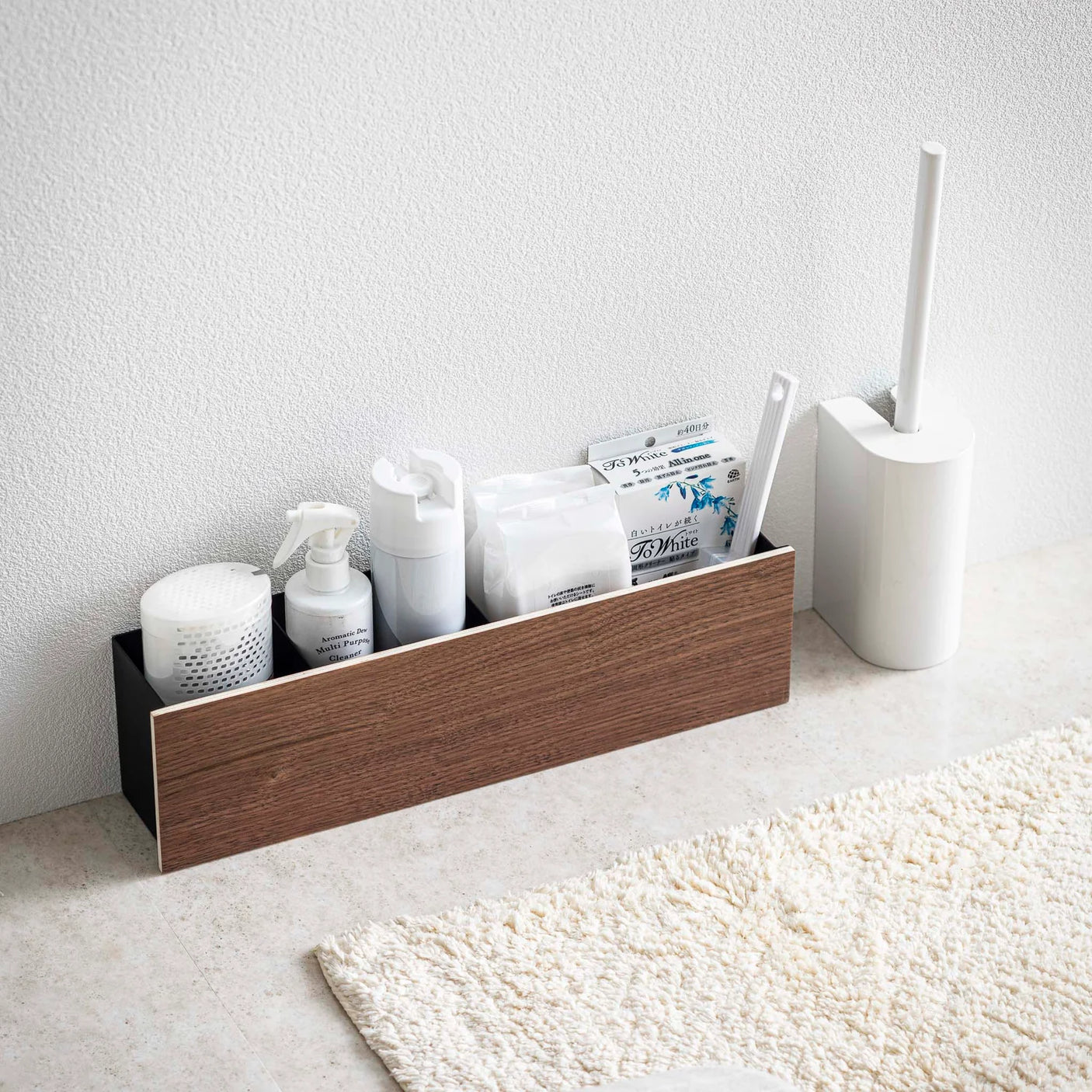 Bred bordorganizer med magnetiske skillevegger og front i tre