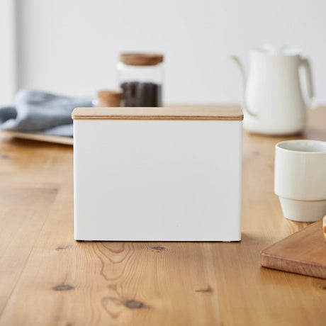 Praktisk boks til kaffefilter med trelokk og ryddig oppbevaring