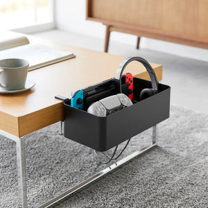 Svart oppbevaringskurv til møbelkant med justerbare skruer