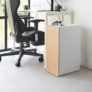 Hvit gaming oppbevaring med trefront til konsoll og tilbehør