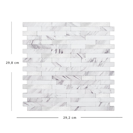 Nærbilde av realistisk marmor-effekt på stavmosaikk-fliser.