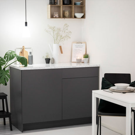 Uni matt antrasitt kontaktplast detalj – glatt grå overflate uten struktur
