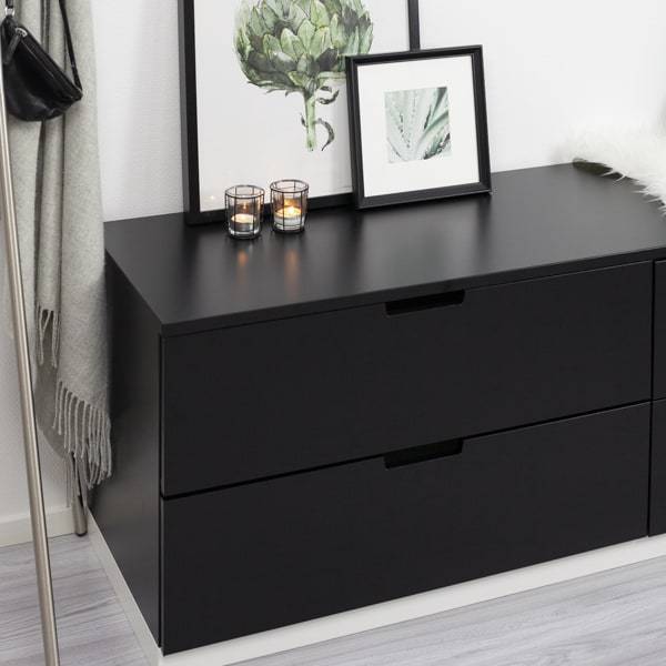 Video: Slik monterer du Uni Matt sort kontaktplast på kjøkkenfronter
