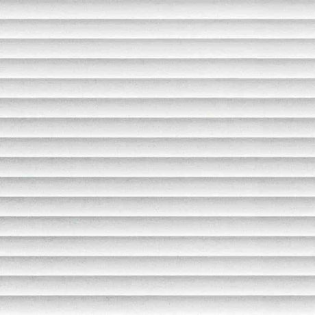 Vindusfolie med jalousie-design montert på vindu, skaper elegant og moderne uttrykk