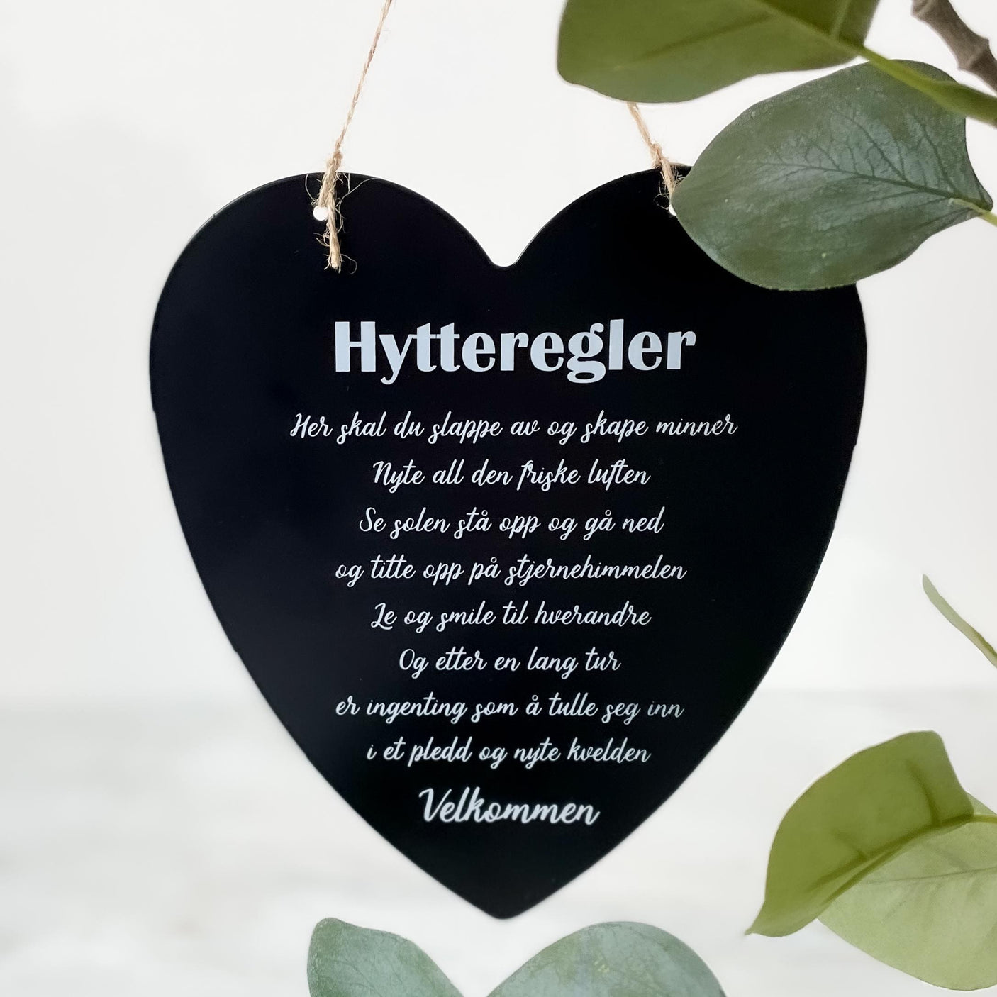 Skilt hytteregler hjerte, sort