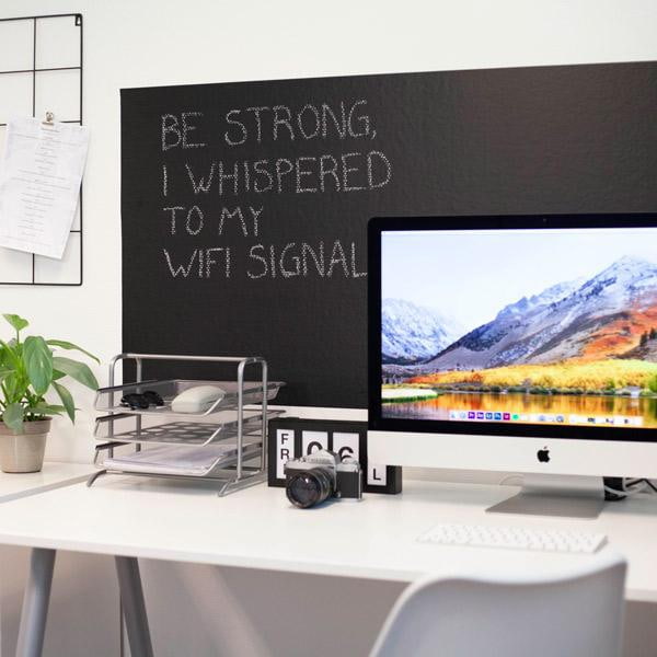 Matt tavleoverflate med kritt – slitesterk folie til daglig bruk
