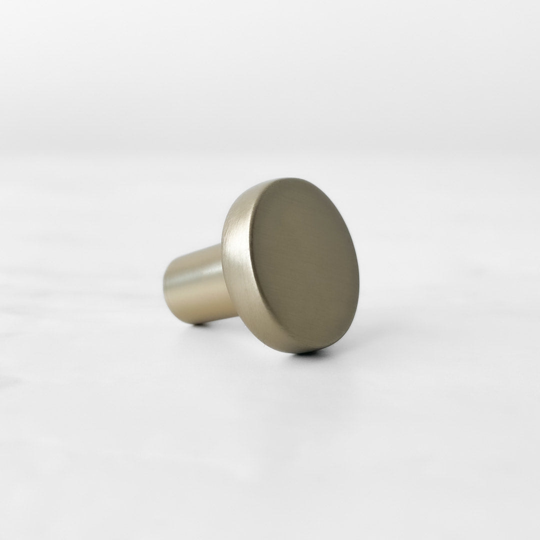 Knott, borstad mässing 22 mm - Lindas Dekor