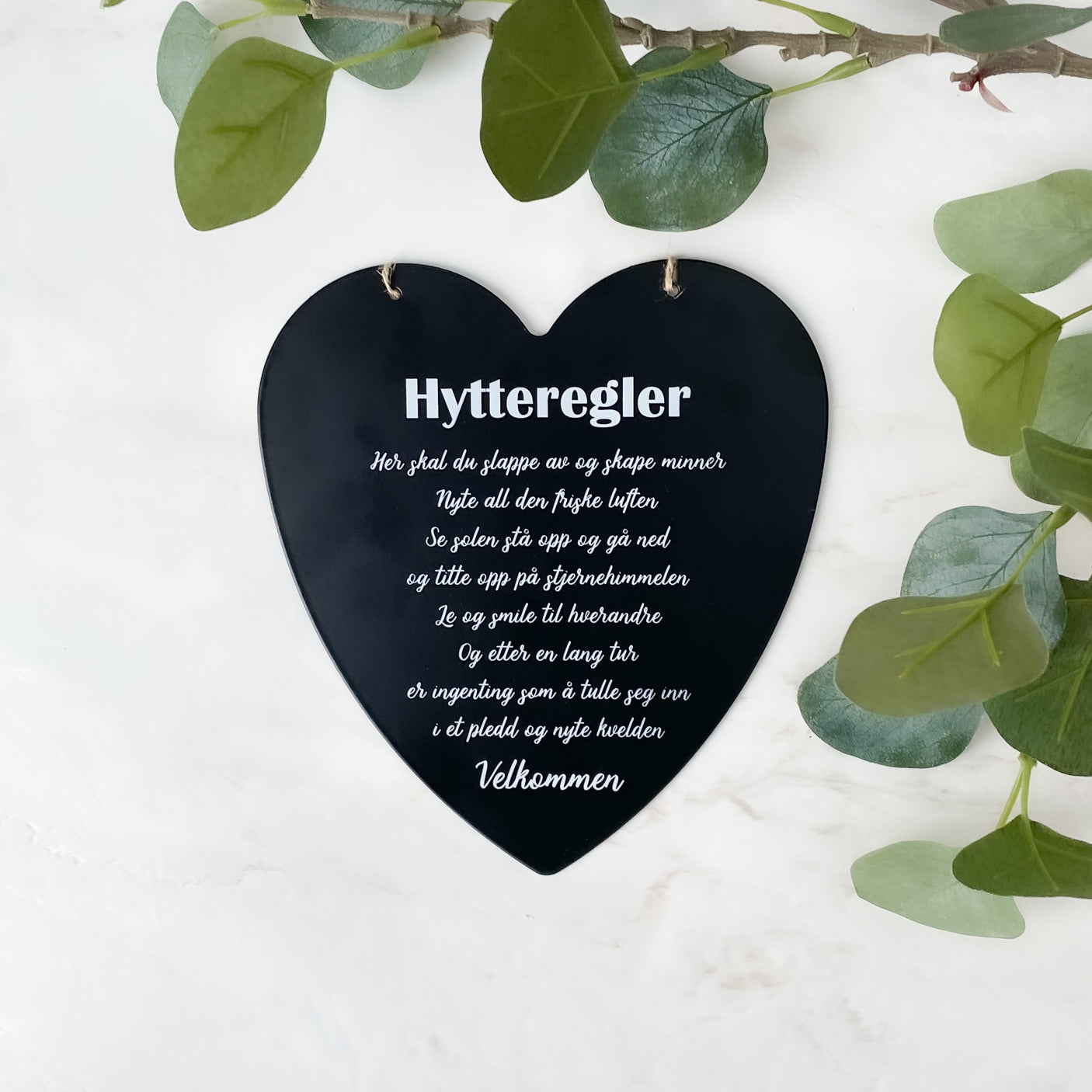 Skilt hytteregler hjerte, sort