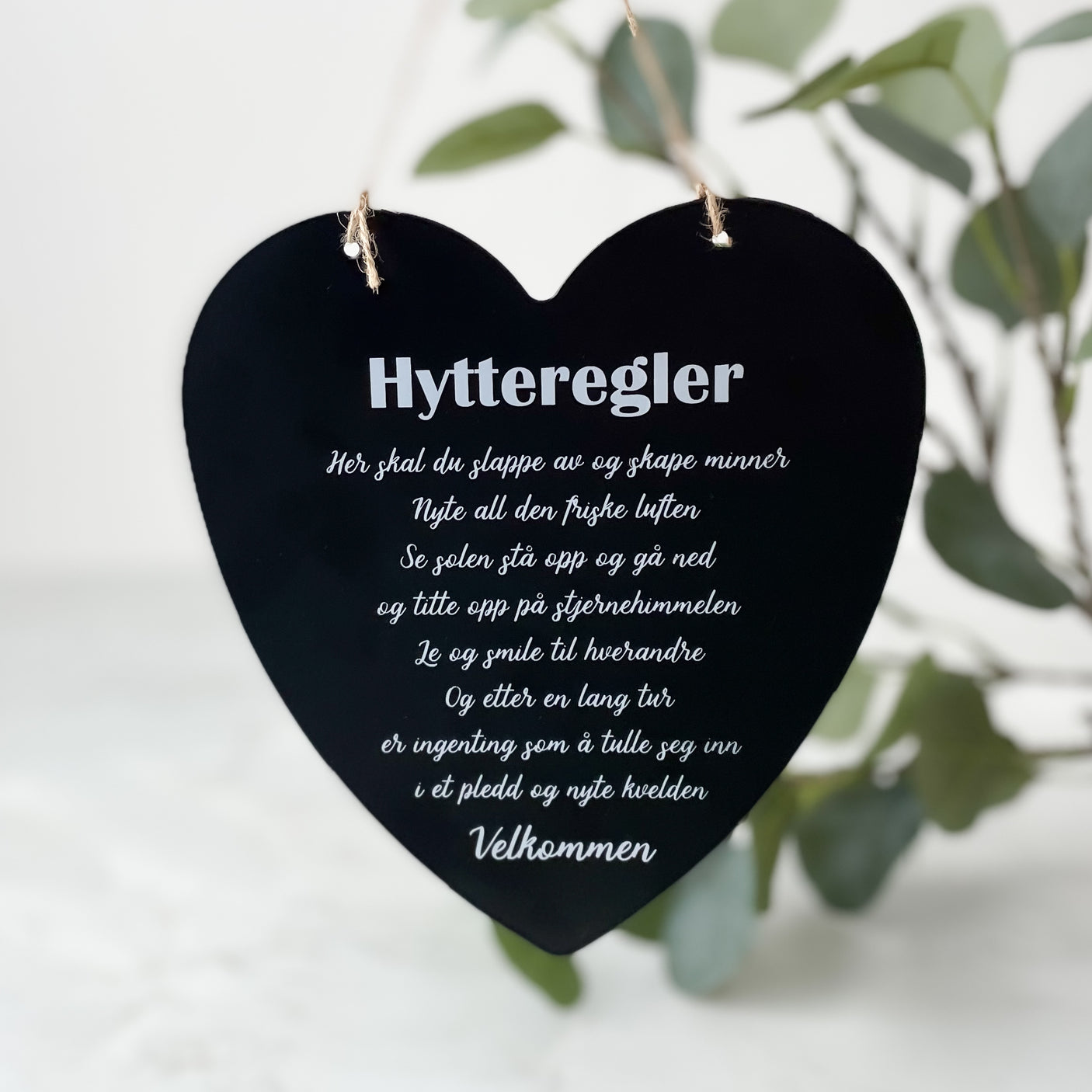 Skilt hytteregler hjerte, sort