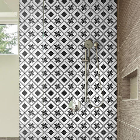 Selvklebende gulv- og veggfliser i Oslo-serien – enkel fornyelse uten verktøy.